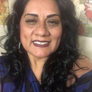 Meet your Posher, Adela